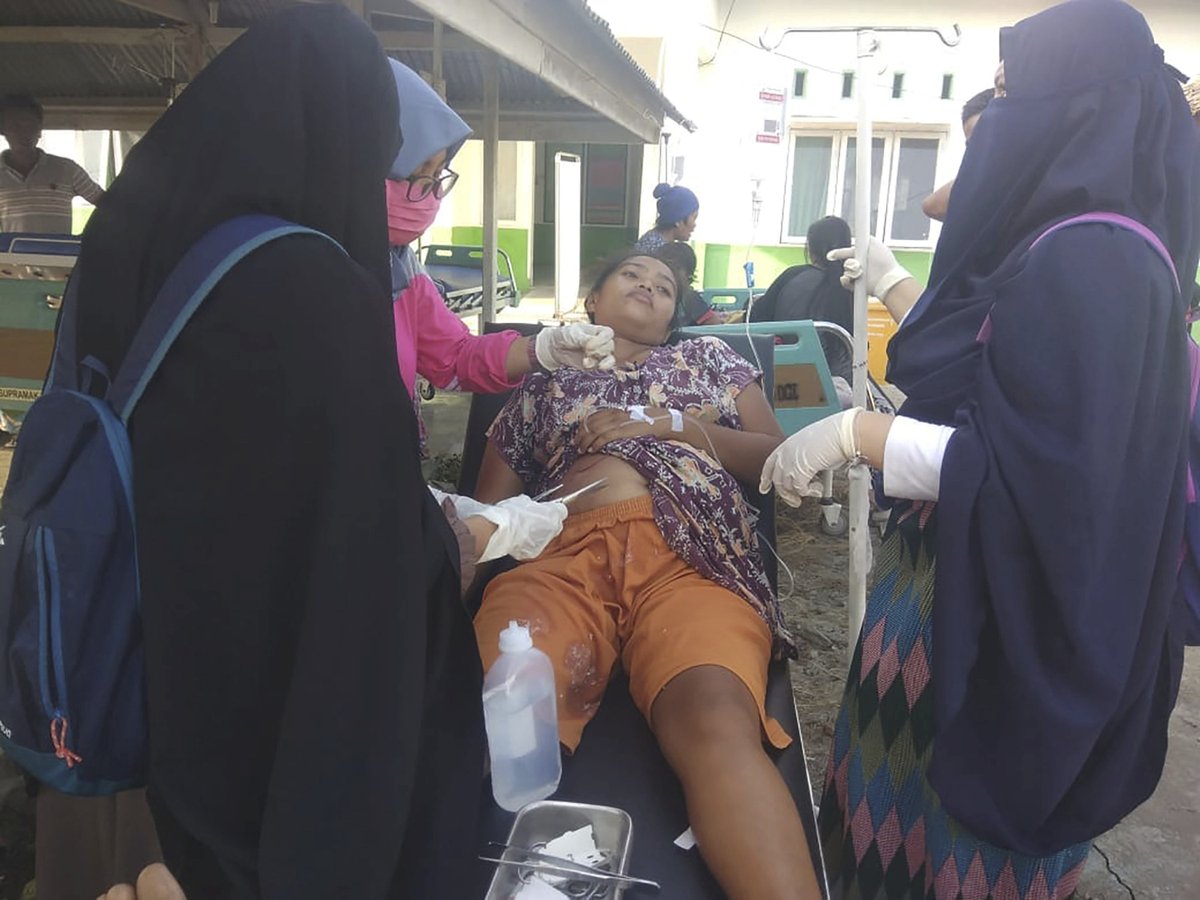 Indonéský ostrov Sulawesi zasáhlo zemětřesení a následná vlna tsunami