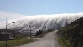 Vlna mlhy se přehnala přes ostrov Newfoundland