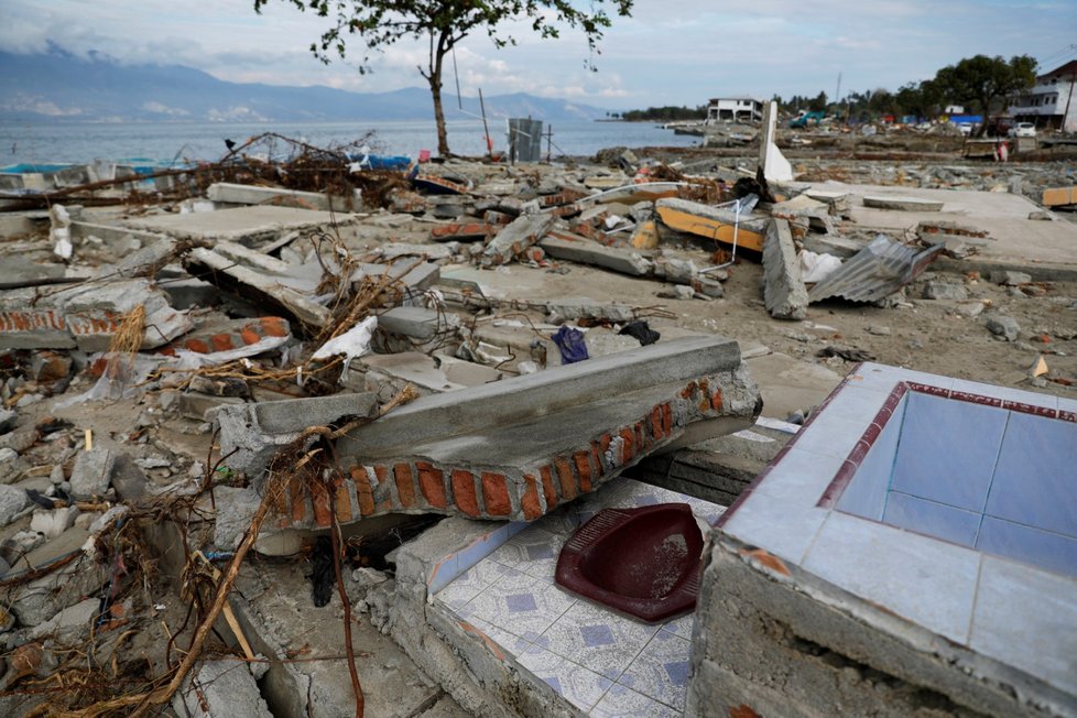 Tsunami a zemětřesení v Indonésii