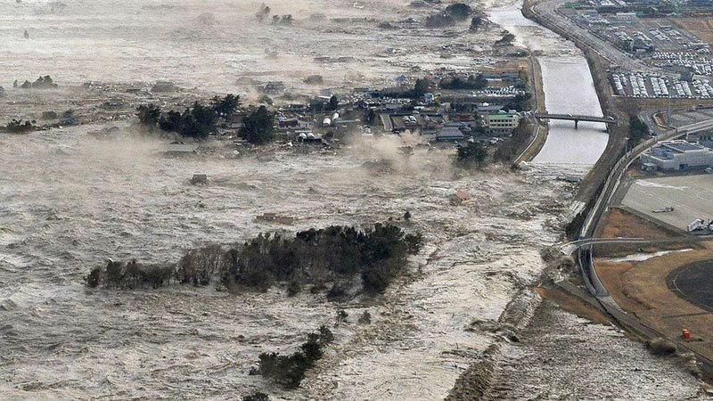 Škody způsobené zemětřesením a tsunami ve východním Japonsku v roce 2011