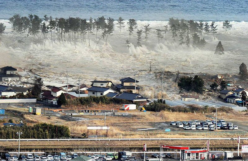Škody způsobené zemětřesením a tsunami ve východním Japonsku v roce 2011