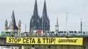 Protesty v Kolíně nad Rýnem proti TTIP a CETA, dohodám Evropské unie s USA a Kanadou