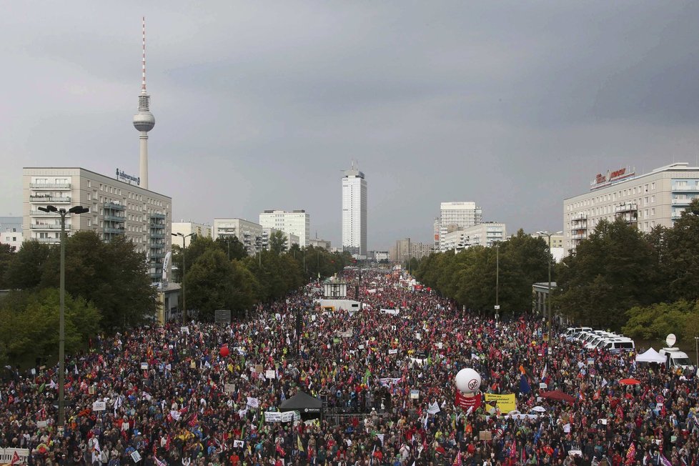Protest proti dohodám TTIP a CETA v Berlíně