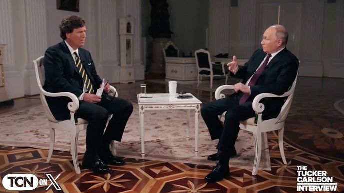 Vladimir Putin s americkým moderátorem Tuckerem Carlsonem. Vladimir Putin s americkým moderátorem Tuckerem Carlsonem.