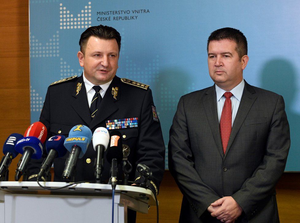 Ministr vnitra Jan Hamáček (ČSSD) a policejní prezident Tomáš Tuhý, který skončil ve své funkci a hledá se za něj náhrada.