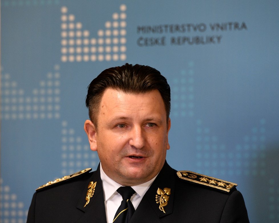 Ministr vnitra Jan Hamáček (ČSSD) a policejní prezident Tomáš Tuhý vystoupili k personálním změnám u policie (30. října 2018)
