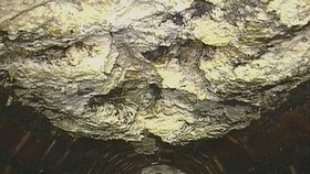 15tunový chuchvalec tuku ucpal londýnskou kanalizaci