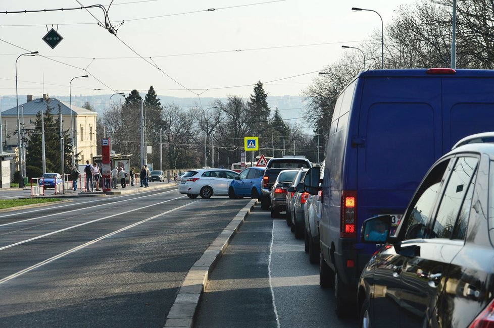 Z Břevnova na Letnou trvala cesta automobilem okolo hodiny.