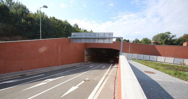 Výjezd z tunelu Blanka na Prašném mostě: V dopravních špičkách ho zavřou dispečeři