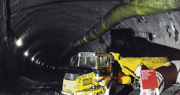 Praha musí zaplatit další miliardu za Blanku: Tunel staví už přes 7 let