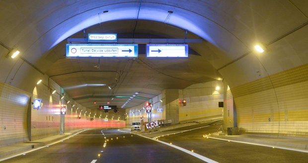 Otevření pražského tunelového komplexu Blanka se znovu odkládá