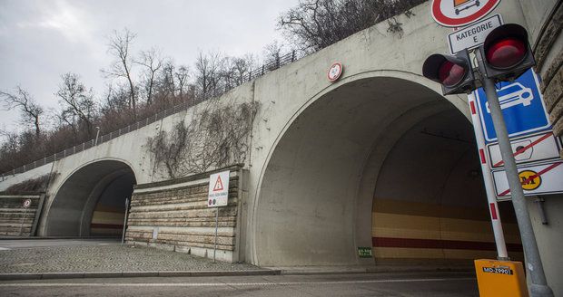 Tunel Mrázovka v noci ze soboty na neděli uzavřou.