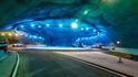 Součástí podmořského tunelu na Faerských ostrovech je i designový kruhový objezd. Jeho autorem je umělec Tróndur Patursson.