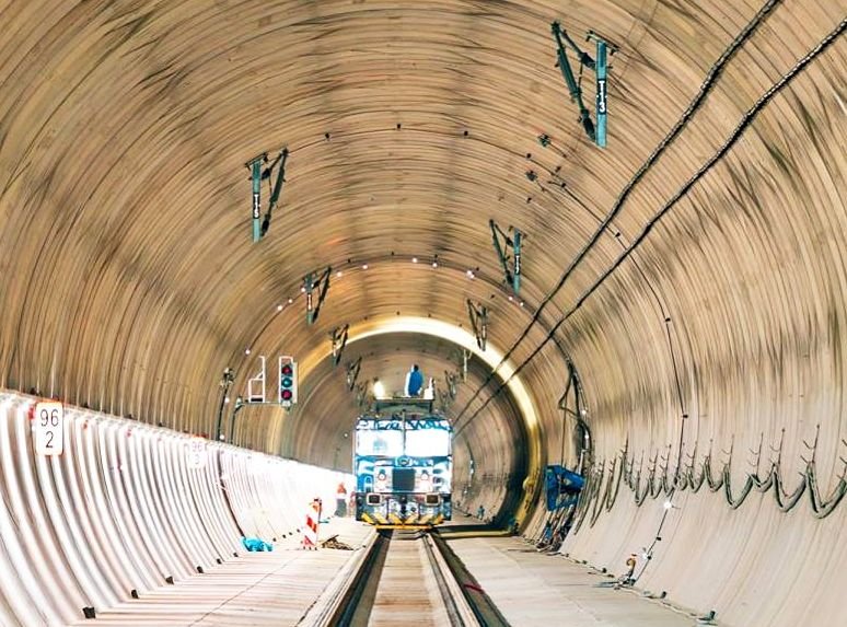 Tak vypadá železniční tunel u Plzně vevnitř.