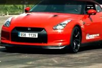 Majitel červeného Nissanu GTR: Já mám alibi!