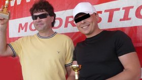 Igor B. (vpravo) a Tomáš Vavřinec stáli o víkendu na stupni vítězů. Své vozy prohánějí vysokou rychlostí rádi i na silnici