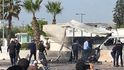 V blízkosti americké ambasády v Tunisu se odpálili dva sebevražední atentátníci.