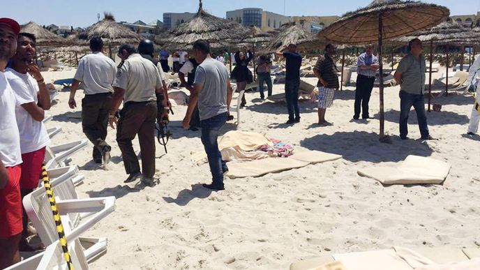 Teroristický útok v tuniském letovisku Sousse, při kterém zemřely desítky lidí