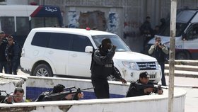 Teroristé zajali v tuniském muzeu Bardo několik lidí, sedm turistů zemřelo!