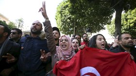 V Tunisku při protestech zemřel jeden policista.