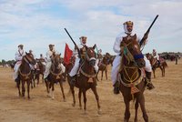 Tuniská oáza Douz hostila exotický festival: Takhle paří velbloudáři!