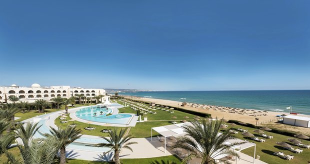 Léto uprostřed zimy najdete v Tunisku, láká plážemi i orientálním vnitrozemím...