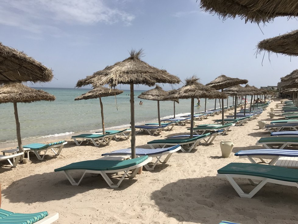 Tunisko láká na vysoké teploty, prázdné pláže i hotely Tunisko láká na vysoké teploty, prázdné pláže i hotely