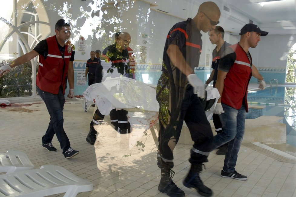 Masakr v Tunisku: Zběsilé řádění střelce na pláži v letovisku Sousse
