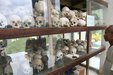 Šílená věznice S-21 komunisty Pol Pota je plná lebek: Mučení přežilo jen 12 z 16 000…