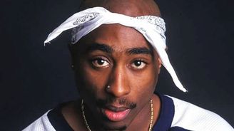 Básník, rapper, gangster. Tupac se stal legendou a nejvíc peněz vydělal až po smrti