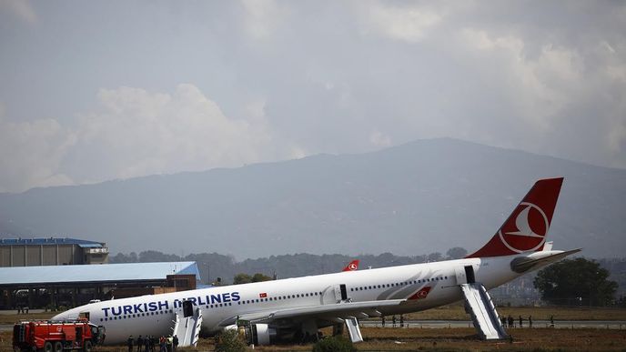  Turecké letadlo havarovalo, všichni cestující zázrakem přežili