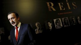 Herec Reha Beyoglu, který zobrazí tureckého prezidenta Erdogana v životopisném filmu s názvem "Reis" neboli Vůdce.