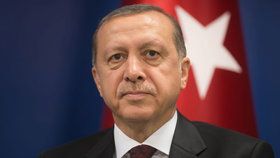 Podivný puč v Turecku: Stane se Erdogan nyní „sultánem“?