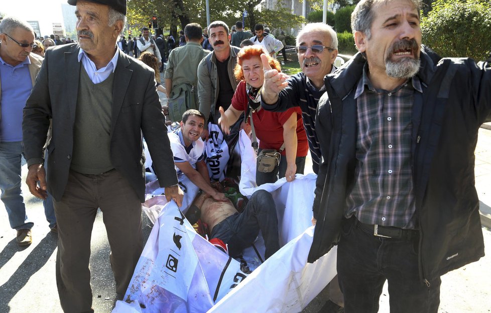 V turecké Ankaře zemřelo při teroristickém útoku přes 30 lidí
