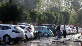 Exploze v tureckém letovisku Antalya poničila několik aut a budov. Nikdo nebyl vážně zraněn.