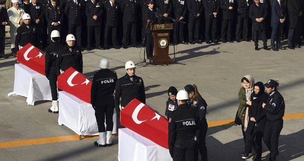 K výbuchům v Istanbulu se přihlásili kurdští teroristé. Zabili 38 lidí