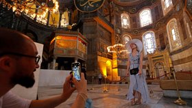 Turecký chrám Hagia Sofia, který slouží jako muzeum, se smí přeměnit na mešitu (10. 7. 2020).