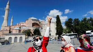 Turkyně se bouří proti vlně vražd. Konzervativci tlačí na vypovězení Istanbulské úmluvy