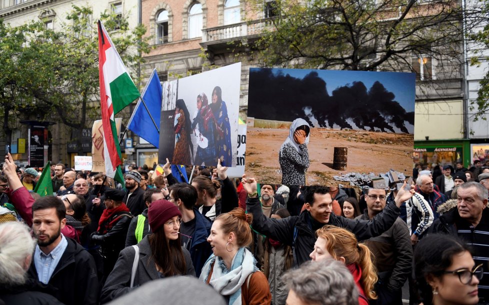 Protesty během maďarské návštěvy tureckého prezidenta Erdogana v Budapešti (7. 11. 2019)