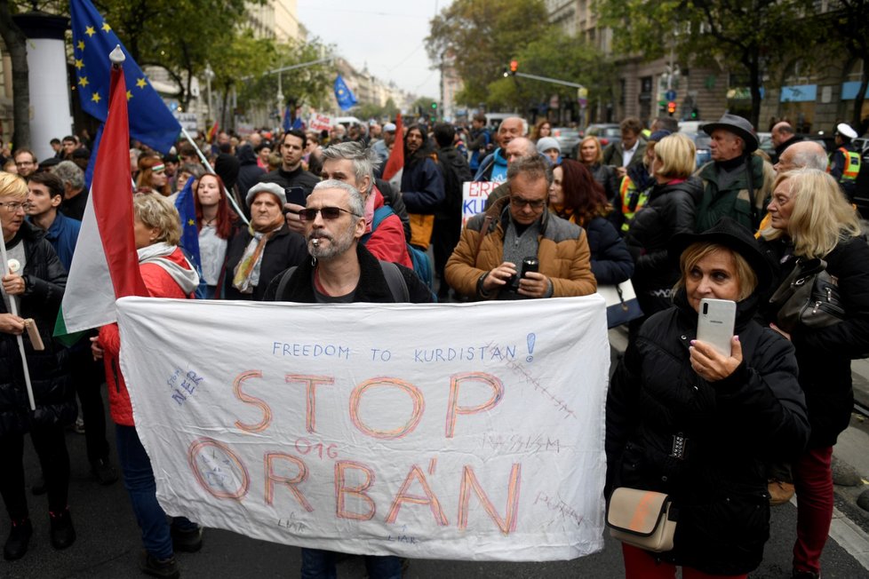 Protesty během maďarské návštěvy tureckého prezidenta Erdogana v Budapešti (7. 11. 2019)