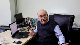 Aydin Engin je jedním z redaktorů deníku Cumhuriyet.