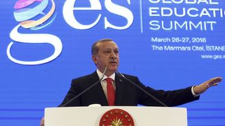 Erdoğanova diplomatická ofenzíva proti svobodě médií. Doma i ve světě