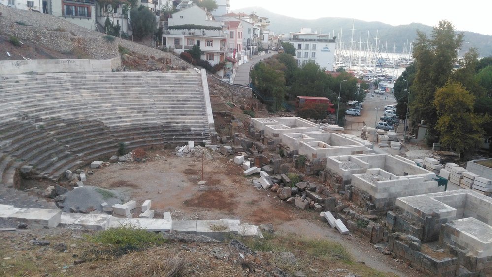 Rekonstrukce antického divadla ve Fethiye.
