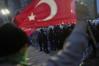 Ministerstvo varuje Čechy v Turecku: Pozor na cesty do velkých měst! Kvůli demonstracím