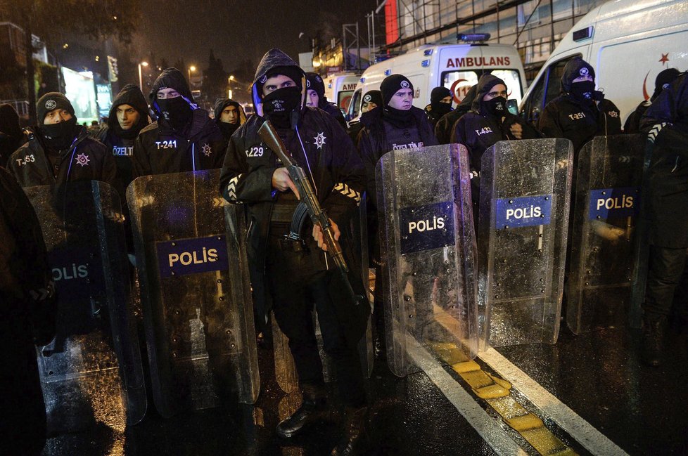 Na diskotéku v Istanbulu zaútočili, 39 mrtvých.