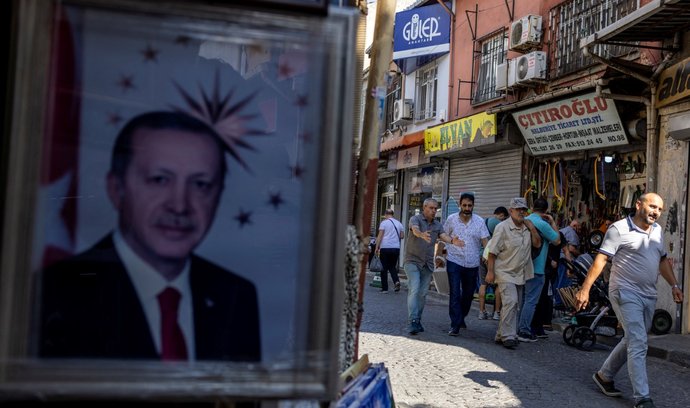 Inflace v samotném Istanbulu dosahuje podle tamní podnikatelské komory téměř sta procent.