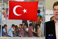 Konec víz pro Turky a výkupné místo uprchlíků? „Z bláta do louže,“ hřmí kritici