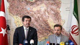 Nihat Zeybekci při návštěvě Íránu