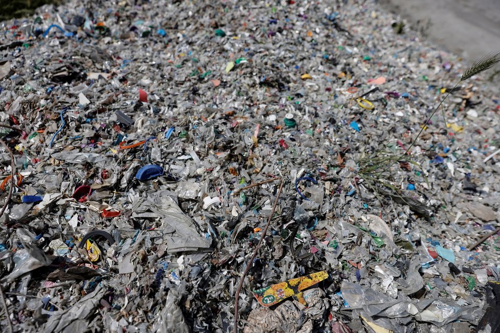 Ilegální plastový odpad v Turecku.