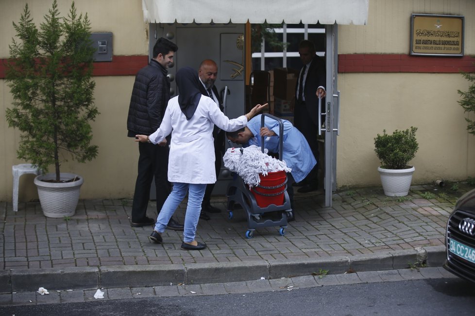 Prohledávání saúdskoarabského konzulátu v Istanbulu (18. 10. 2018).